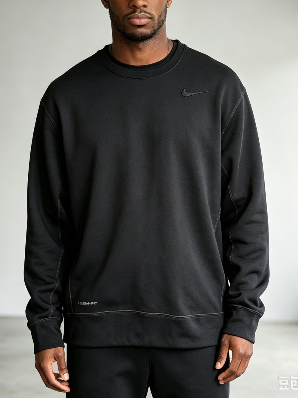 Nike Therma-FIT Men's L Black Crewneck Pullover Sweatshirt Fleece Lined